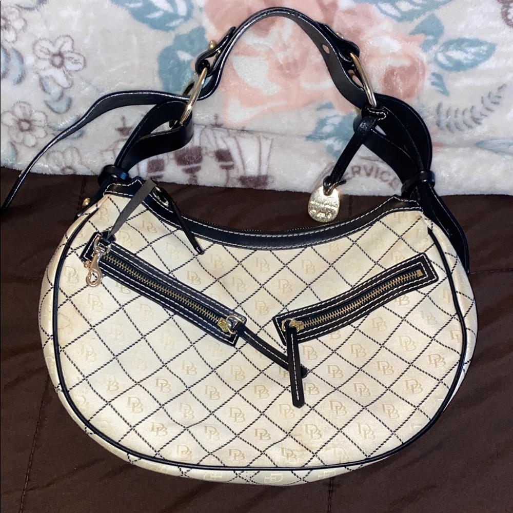 ⭐️Dooney & Bourke Cream and Black Women's Bag